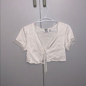 Crop trop really tiny but cute !